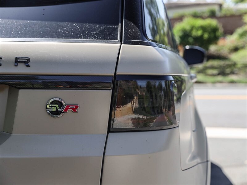 Used 2022 Land Rover Range Rover Sport SVR Carbon Edition AWD/4WD image 17