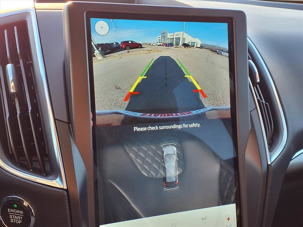 Used 2024 Ford Edge Titanium image 11