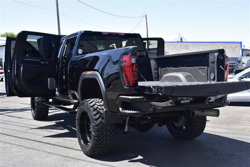 Used 2024 GMC Sierra 3500 Denali w/ Denali Reserve Package image 33