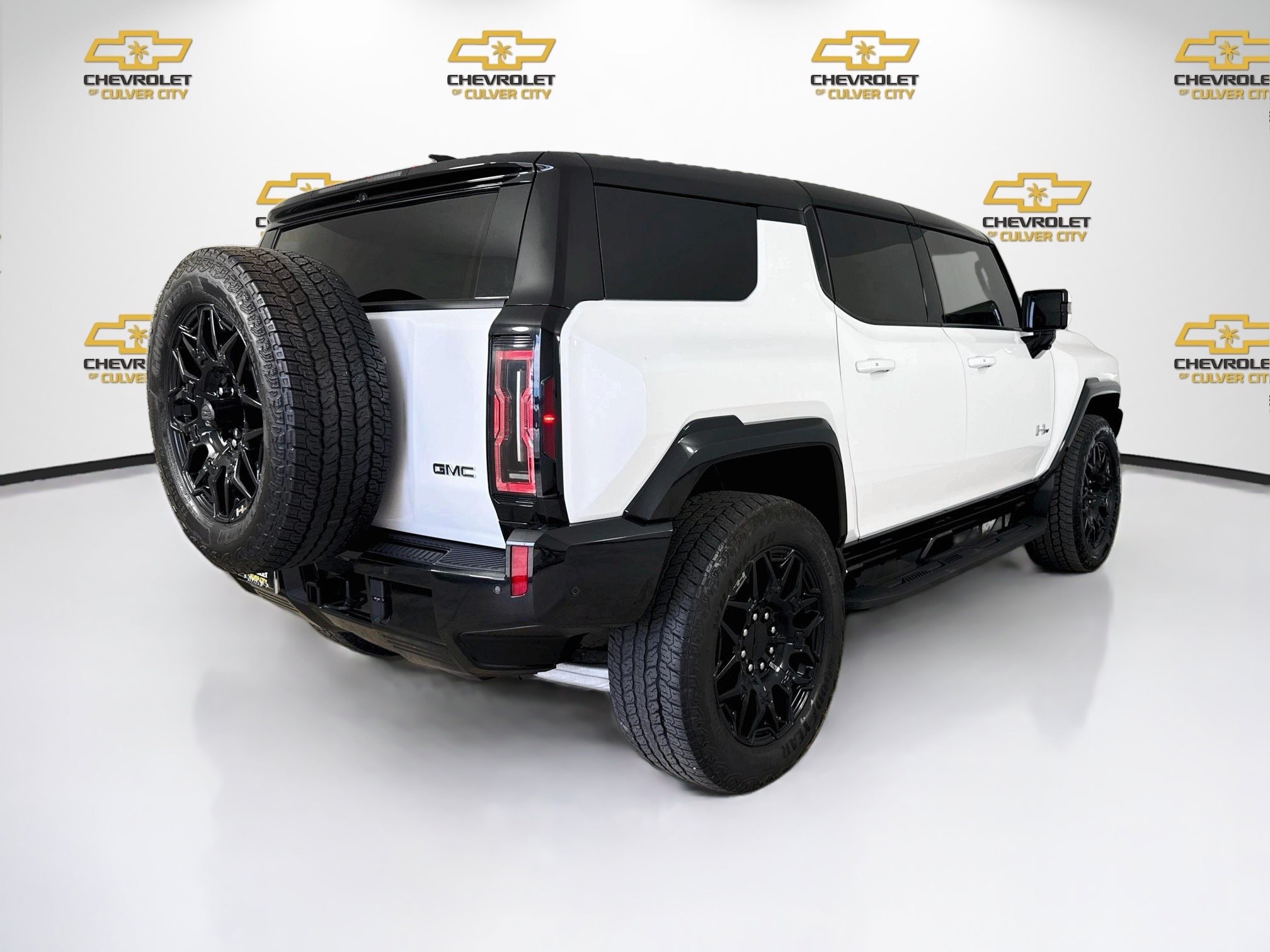 Used 2025 GMC Hummer EV 2X AWD/4WD image 8