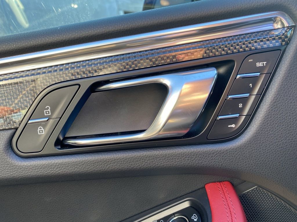 Used 2025 Porsche Macan S image 31