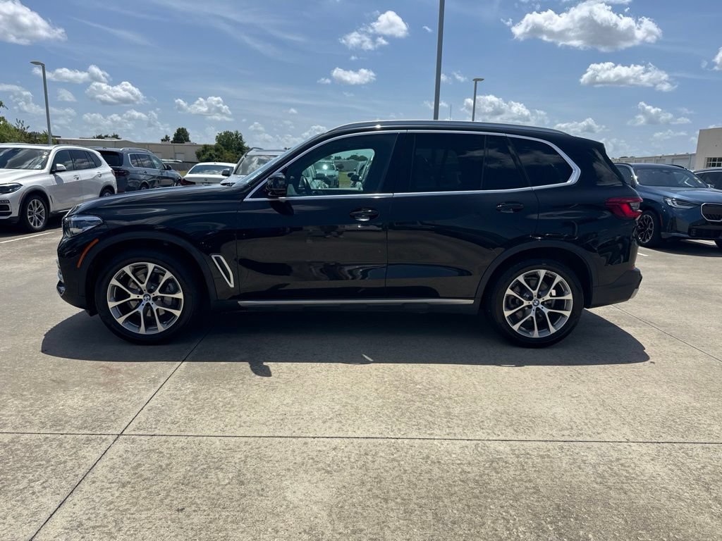 Used 2019 BMW X5 xDrive40i w/ Premium Package 2 AWD/4WD image 2