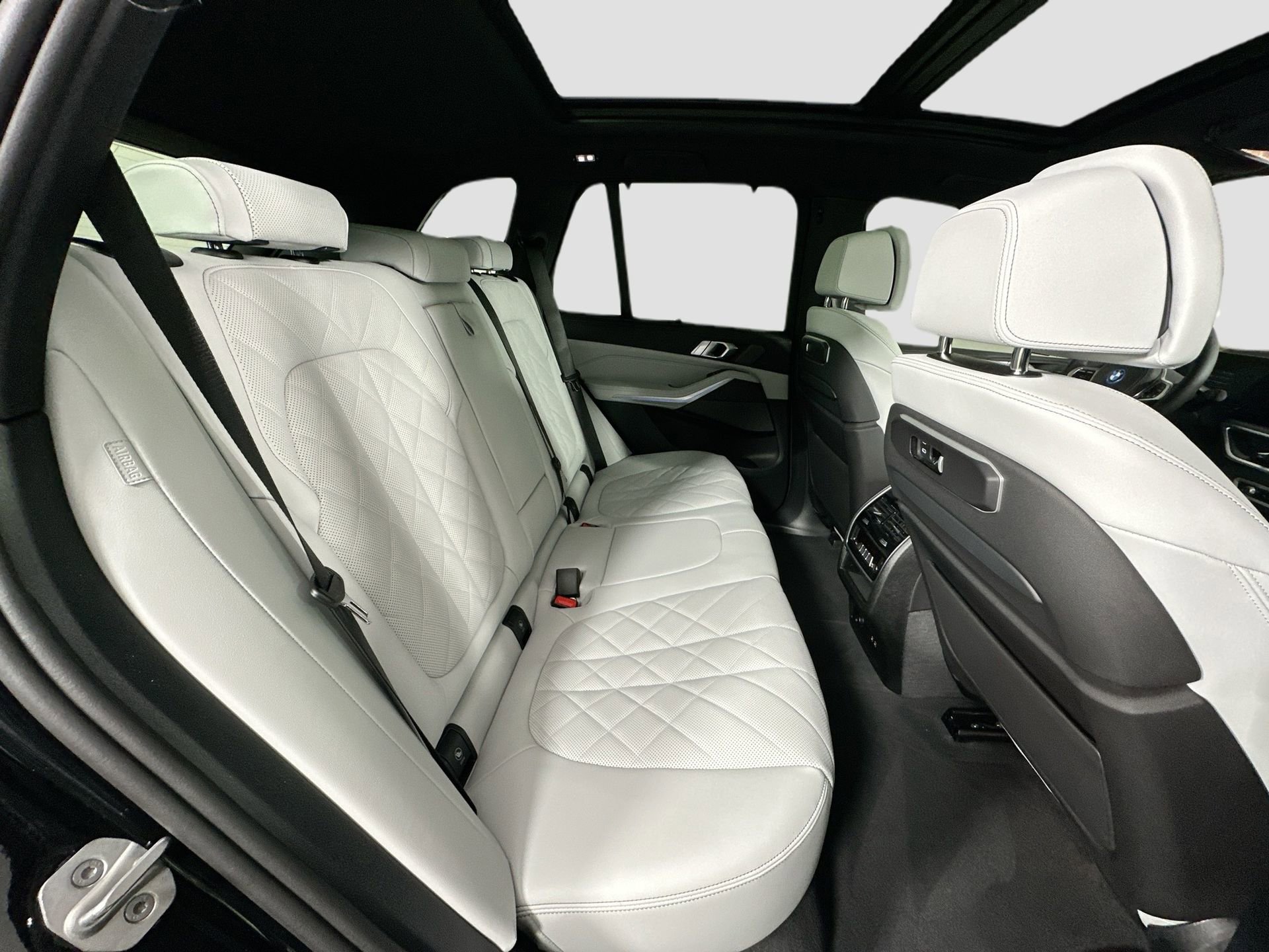 New 2026 BMW X5 xDrive50e image 29