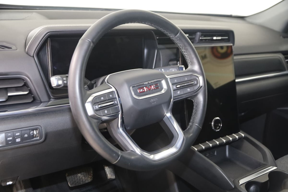 Used 2025 GMC Terrain Elevation w/ Technology Package II AWD/4WD image 6