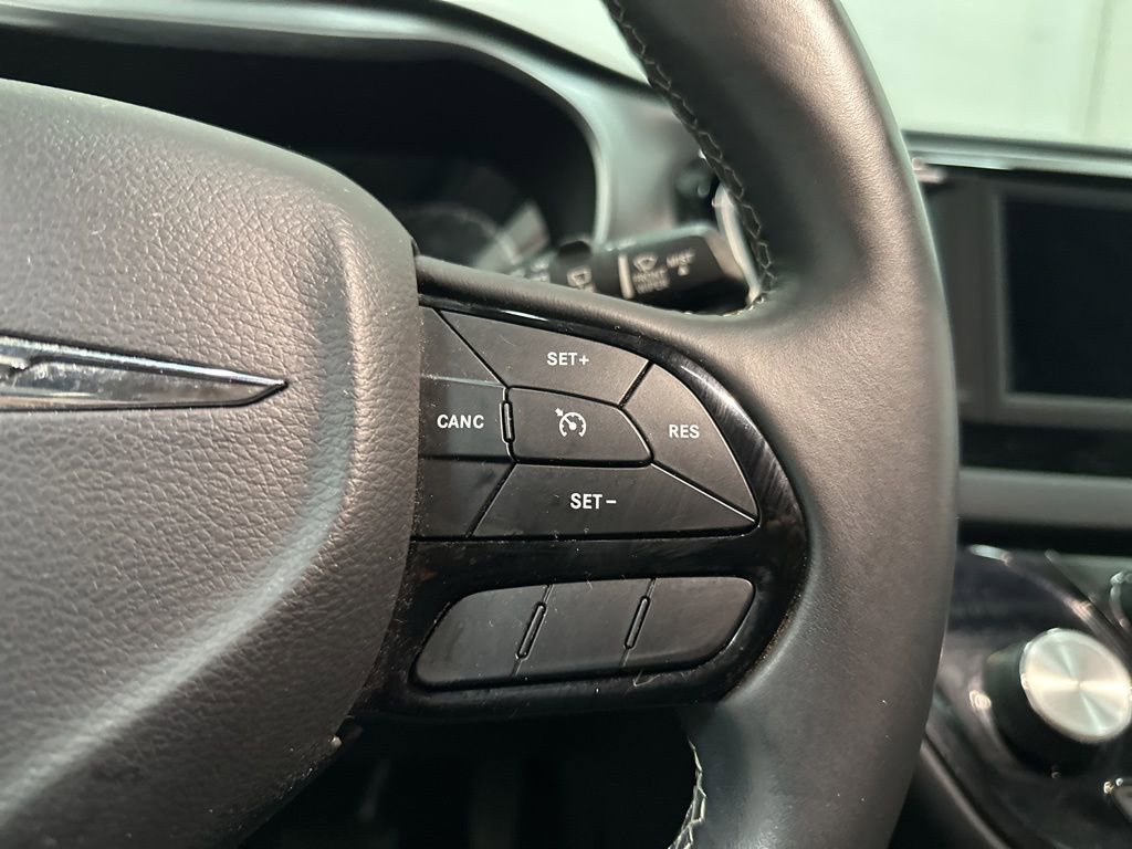 Used 2018 Chrysler Pacifica Touring Plus w/ S Appearance Package image 40