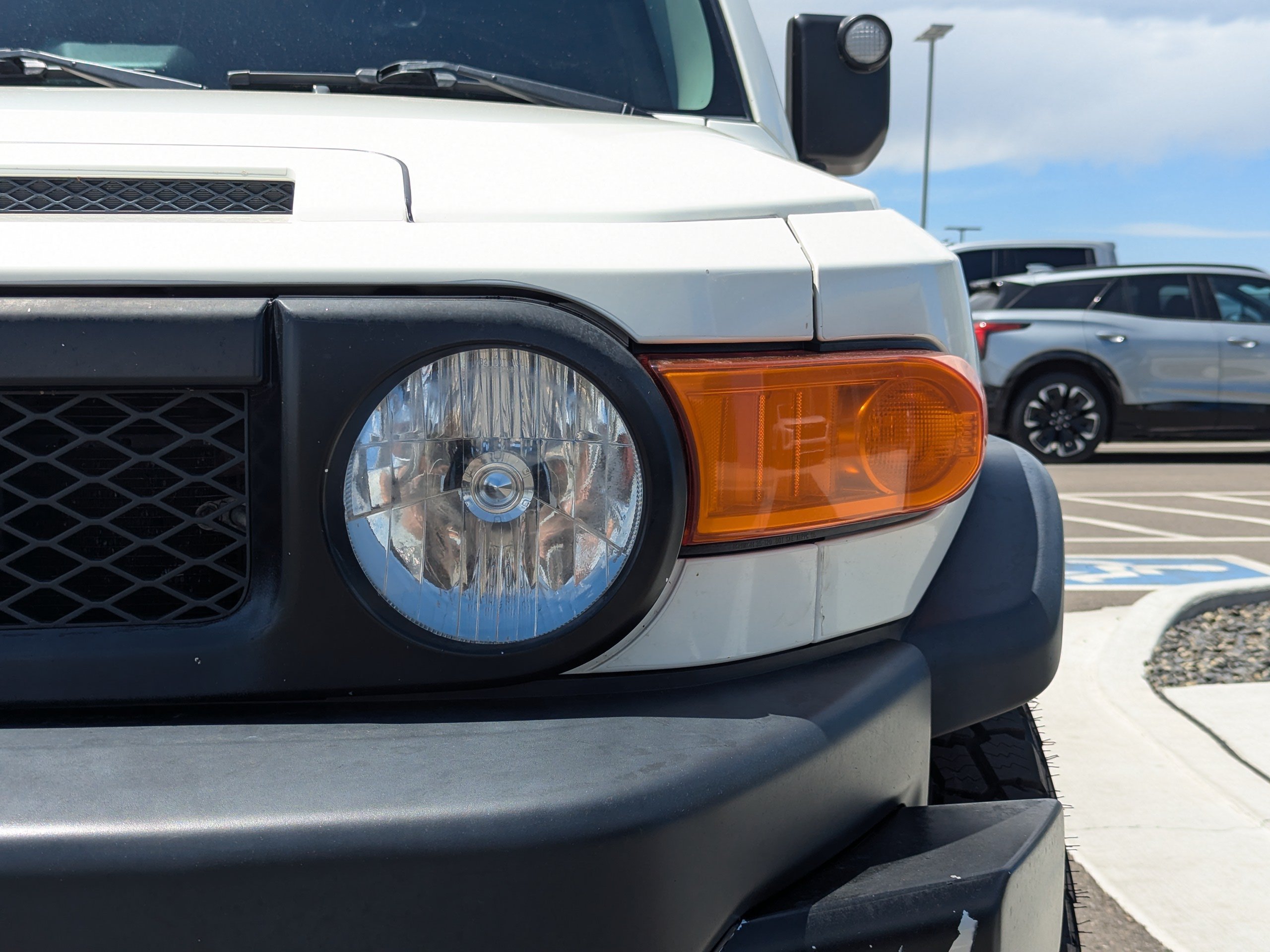 Used 2010 Toyota FJ Cruiser 4WD image 35
