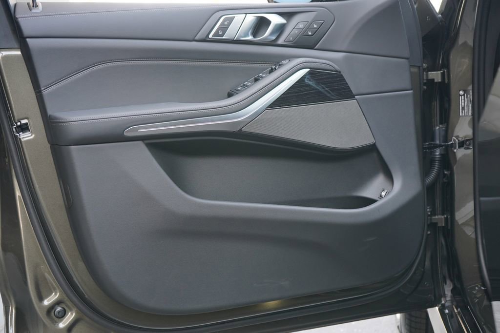 New 2026 BMW X5 xDrive50e w/ M Sport Package image 10