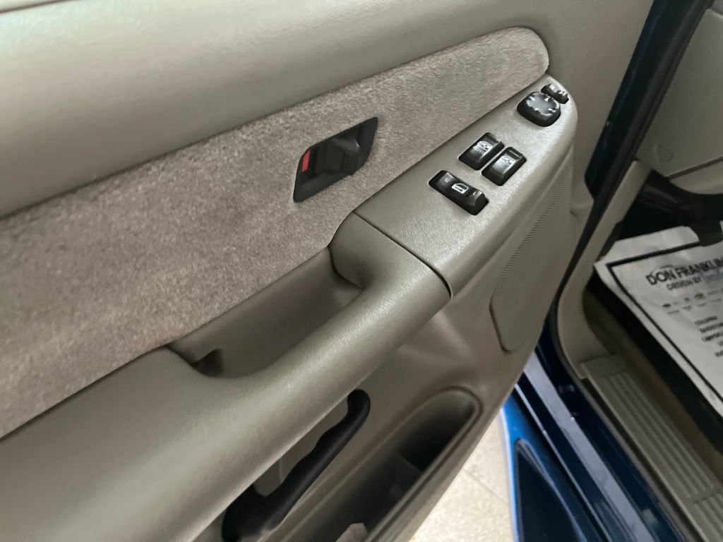 Used 2000 Chevrolet Silverado 1500 LS RWD image 10