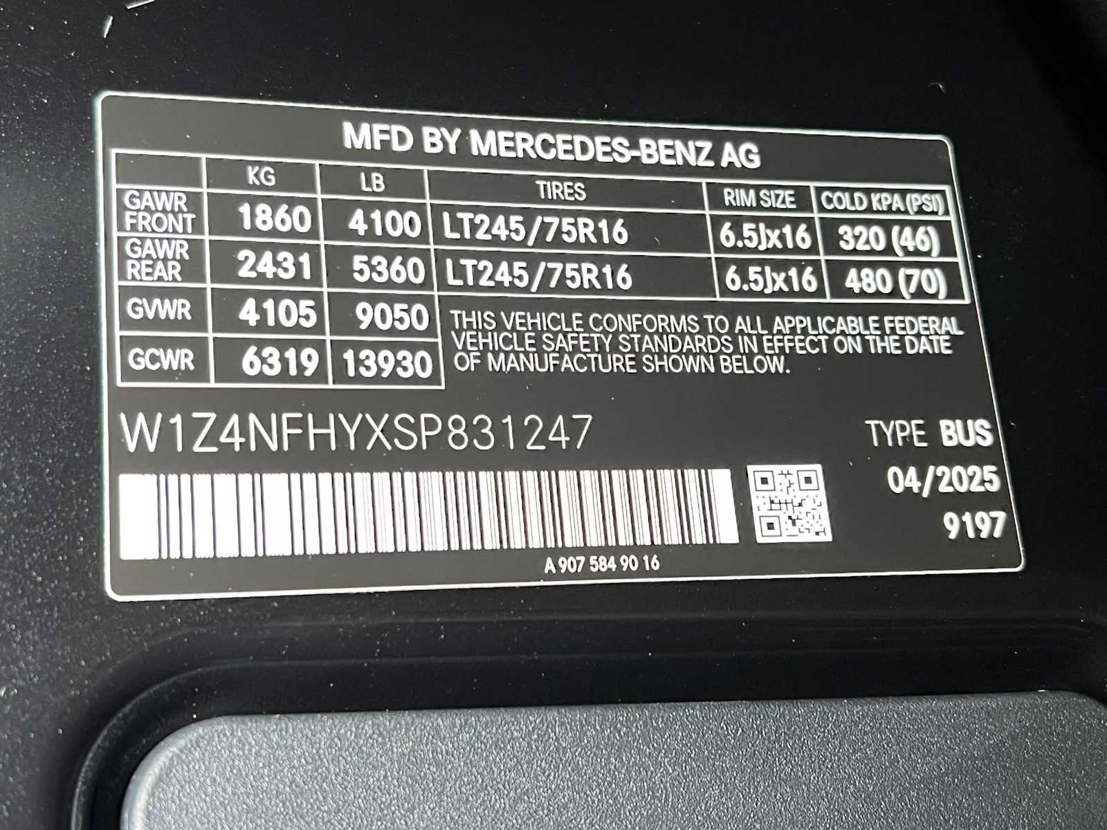 Used 2025 Mercedes-Benz Sprinter 2500 image 43