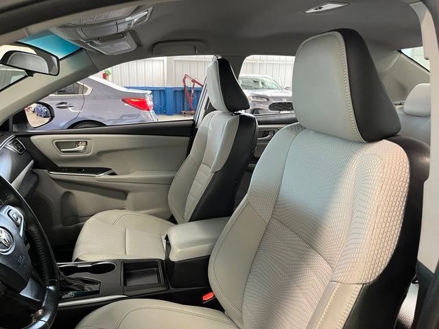 Used 2016 Toyota Camry SE FWD image 23