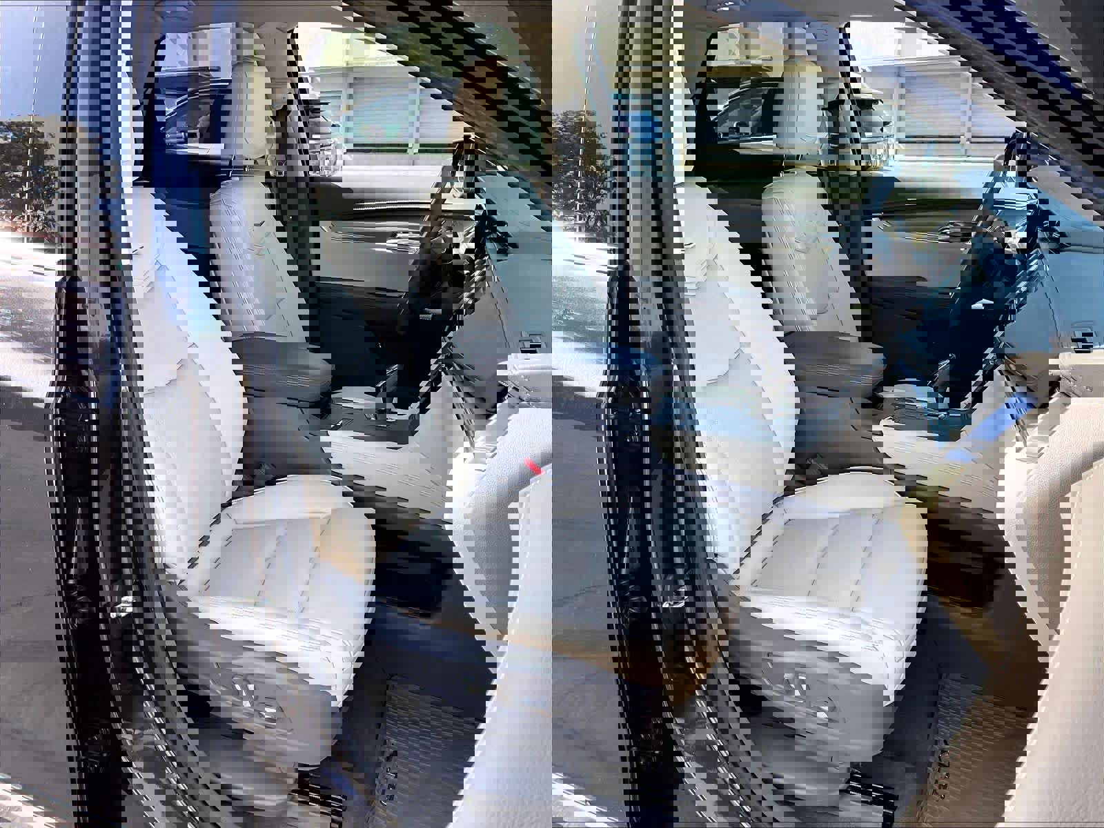 Used 2018 Cadillac XT5 Luxury w/ Driver Awareness Package AWD/4WD image 9