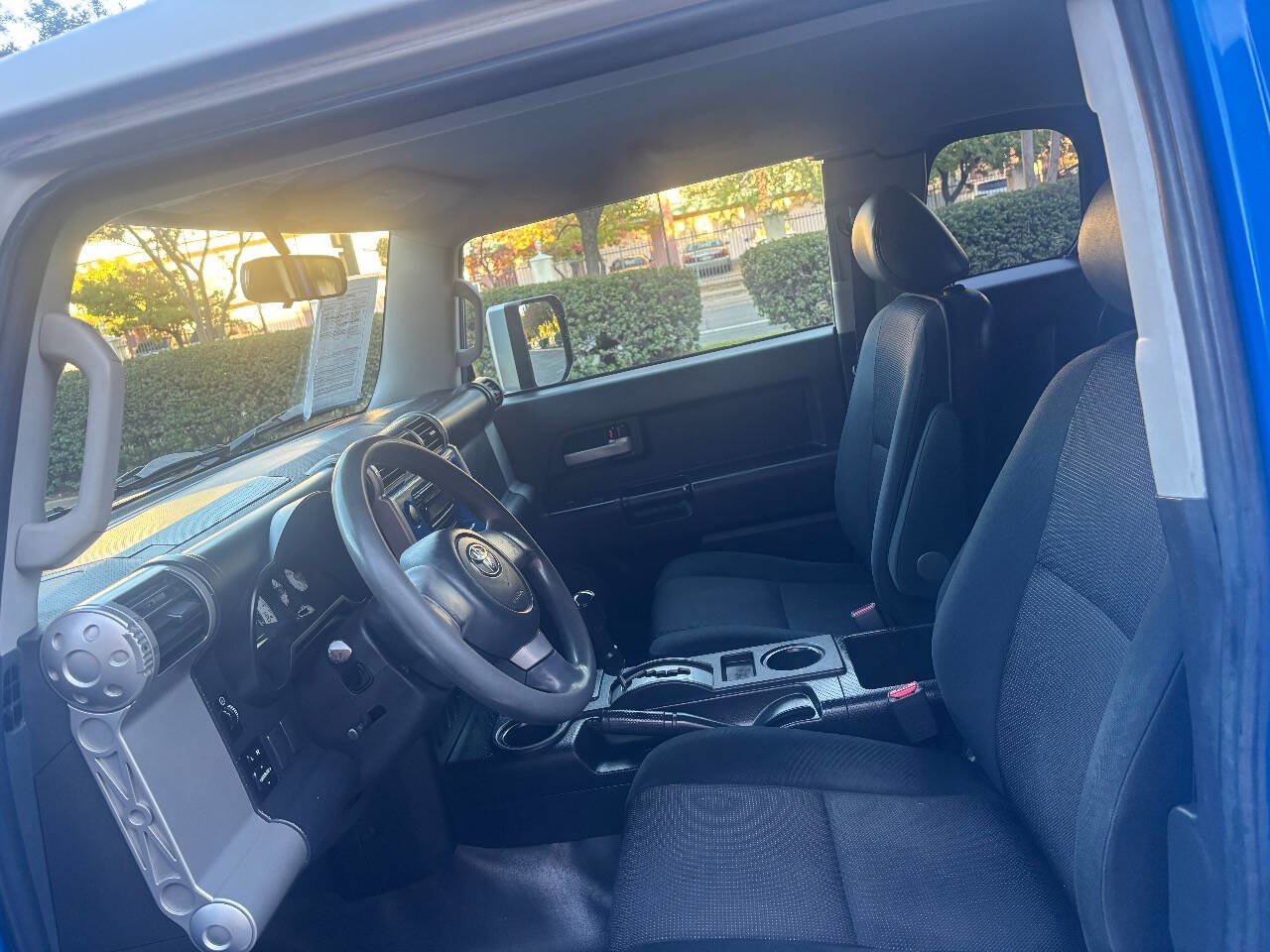 Used 2007 Toyota FJ Cruiser 2WD image 12