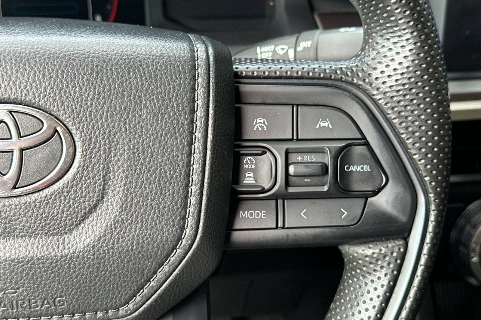 Used 2024 Toyota Tacoma SR5 AWD/4WD image 28