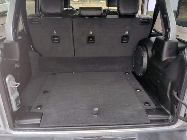 Used 2022 Jeep Wrangler Unlimited Sahara image 11