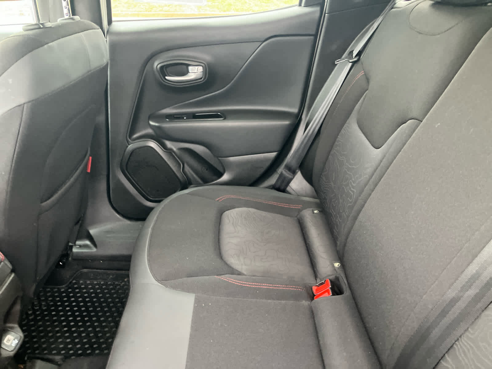 Used 2023 Jeep Renegade Trailhawk image 28