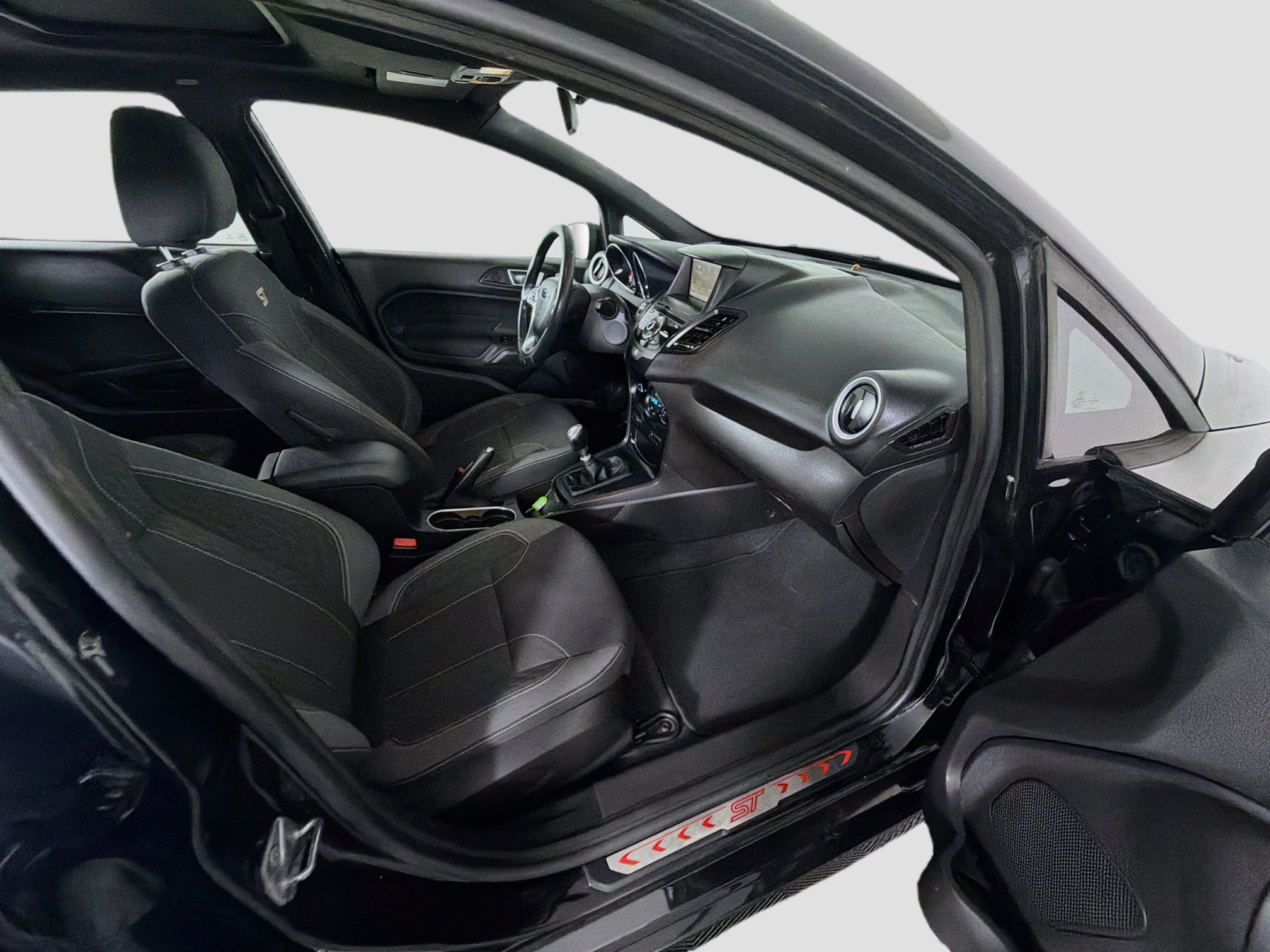 Used 2015 Ford Fiesta ST FWD image 29