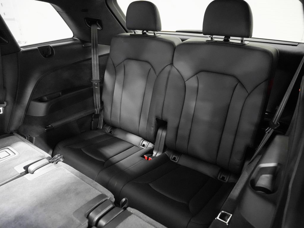 Used 2025 Audi Q7 3.0T Prestige image 32