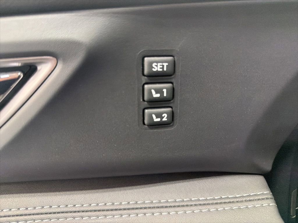 Used 2024 Subaru Ascent Limited w/ Technology Package AWD/4WD image 9