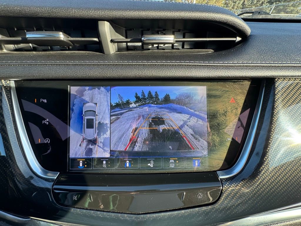 Used 2024 Cadillac XT6 Sport w/ LPO, ONYX Package image 29