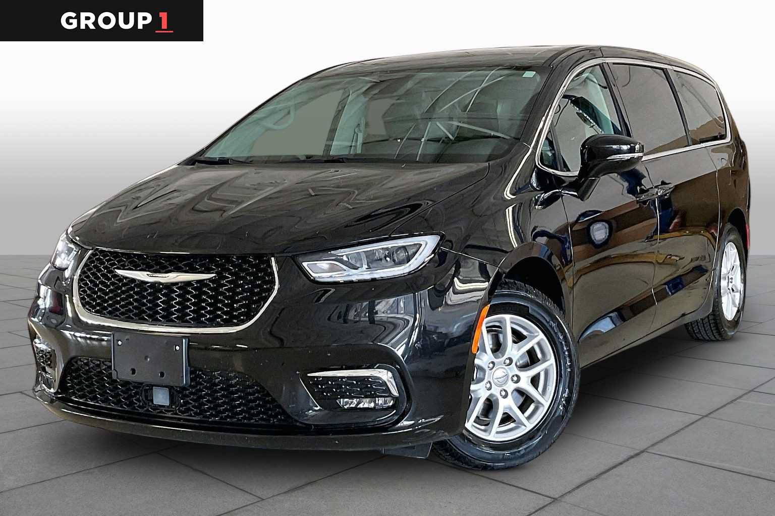 Used 2024 Chrysler Pacifica Touring-L