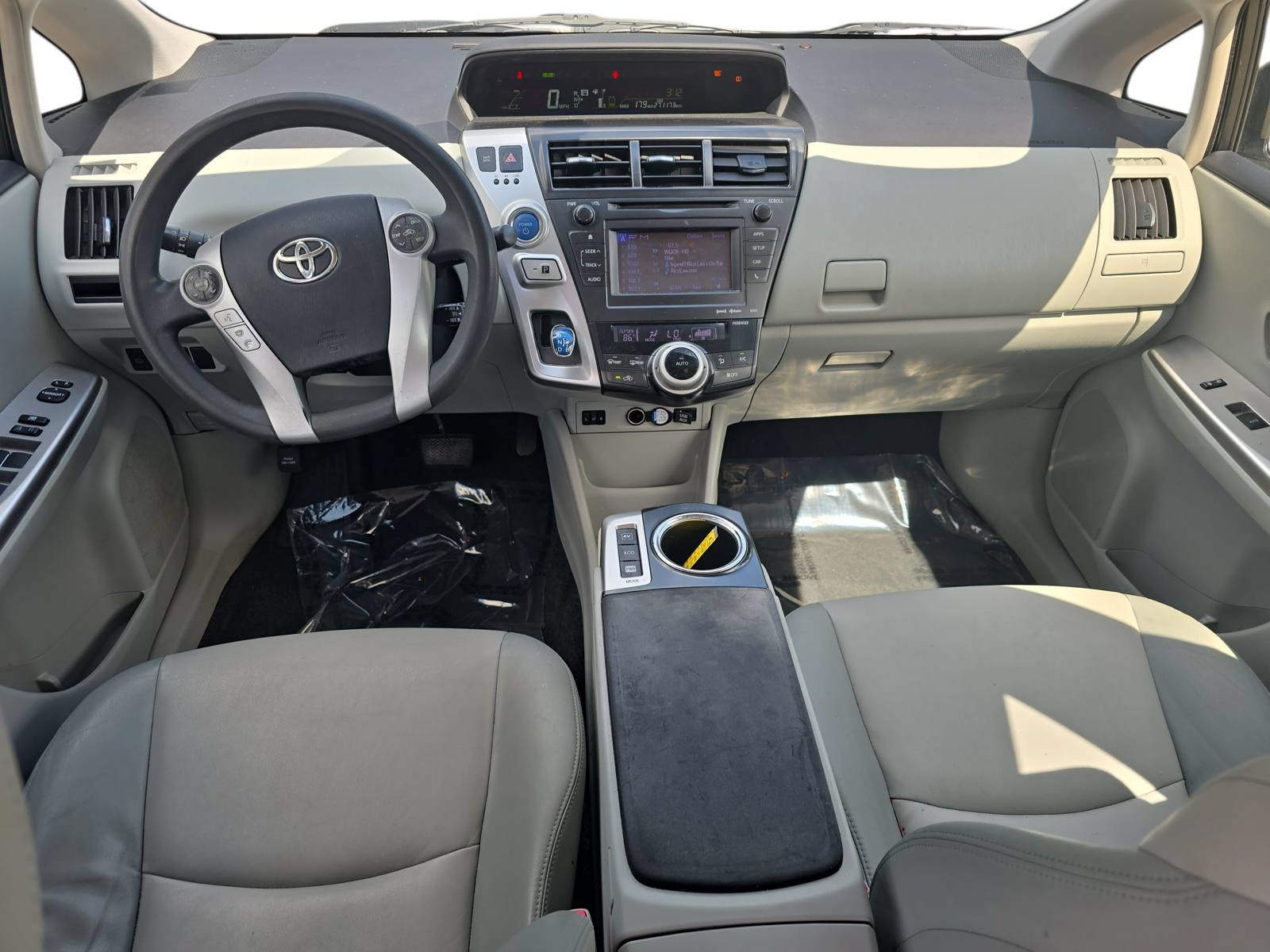 Used 2012 Toyota Prius V Five FWD image 9