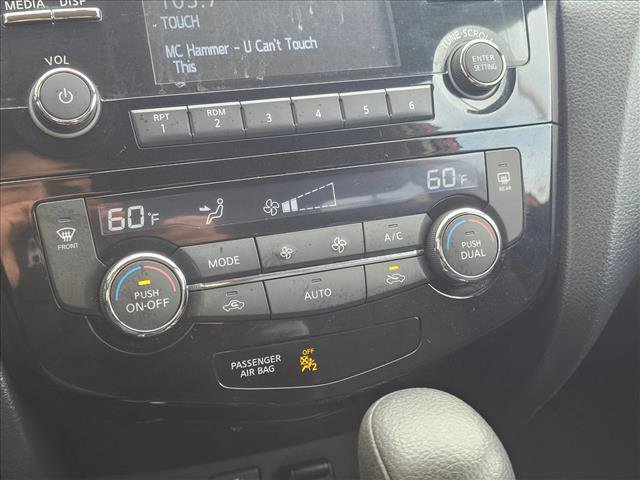 Used 2016 Nissan Rogue SV image 25