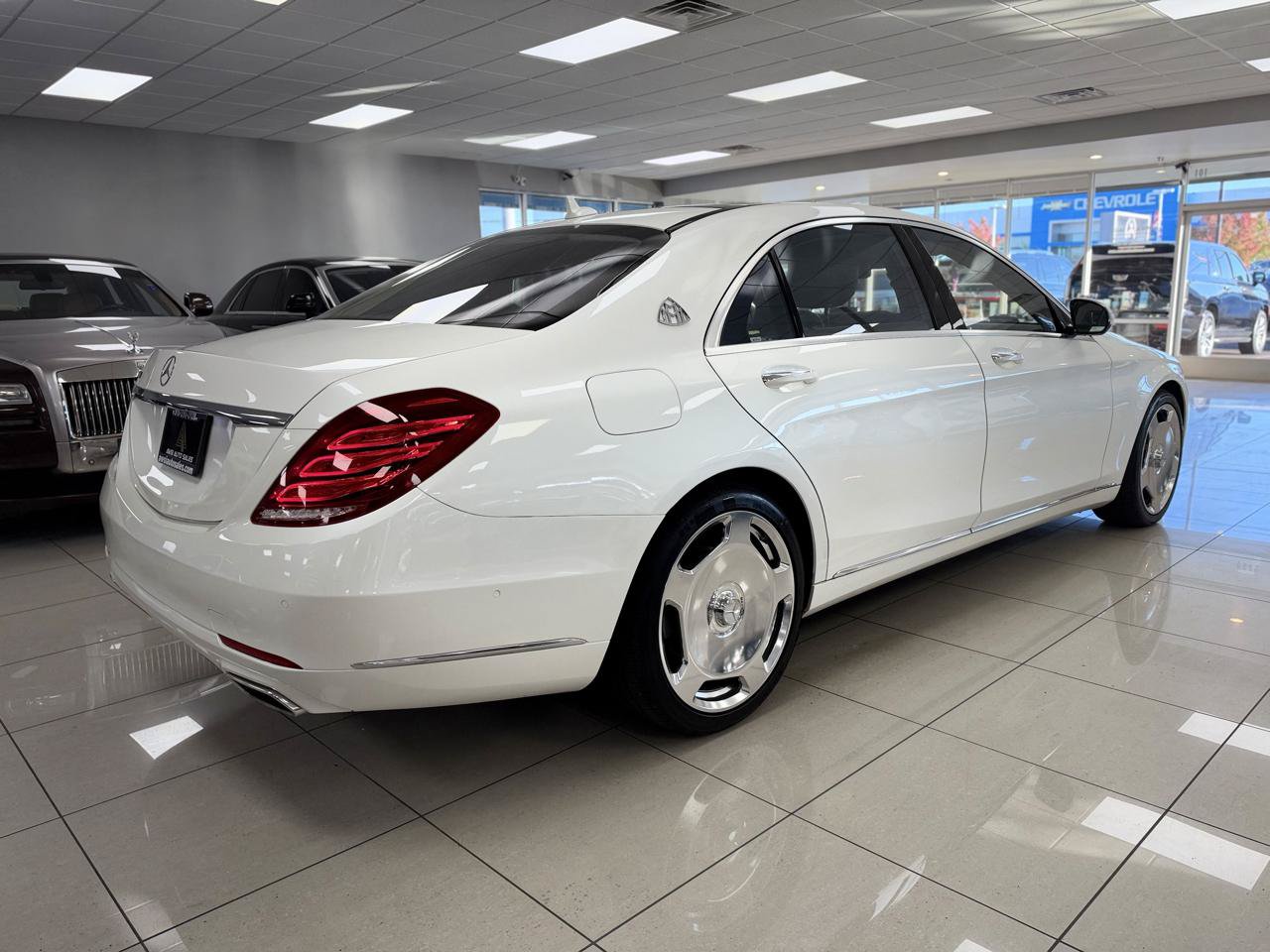 Used 2017 Mercedes-Benz S 550 Sedan image 2