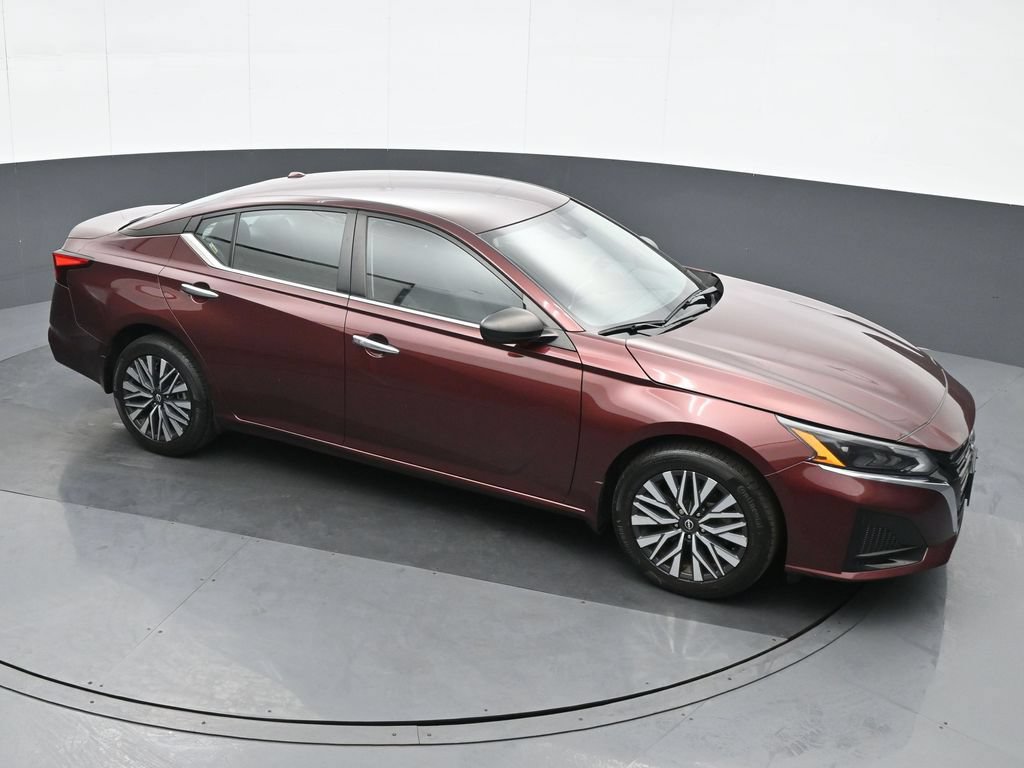 Used 2024 Nissan Altima 2.5 SV AWD/4WD image 23