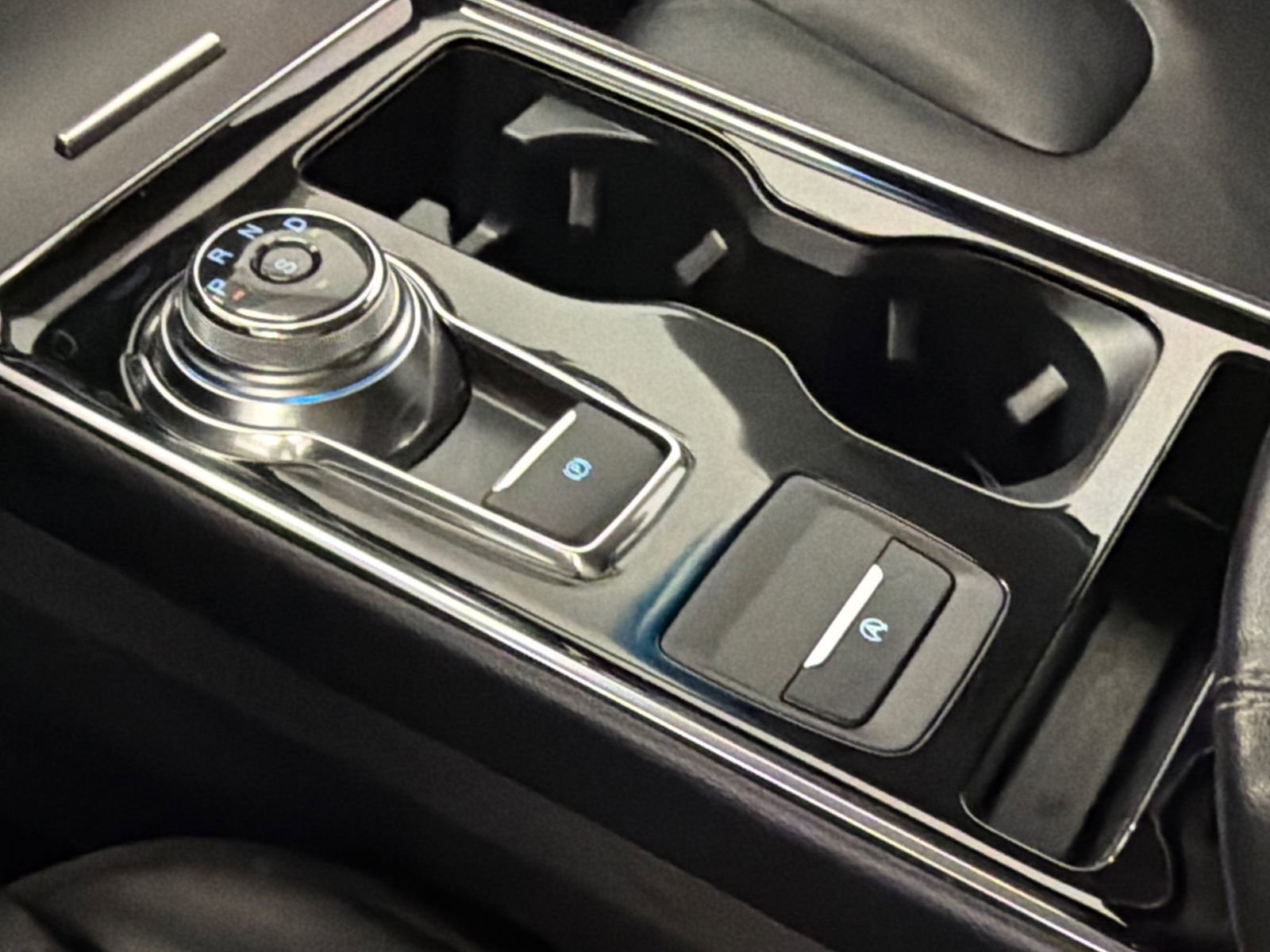 Used 2019 Ford Edge Titanium AWD/4WD image 28