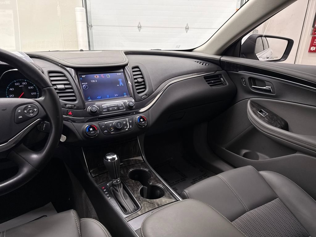 Used 2014 Chevrolet Impala LT w/ Convenience Package image 15