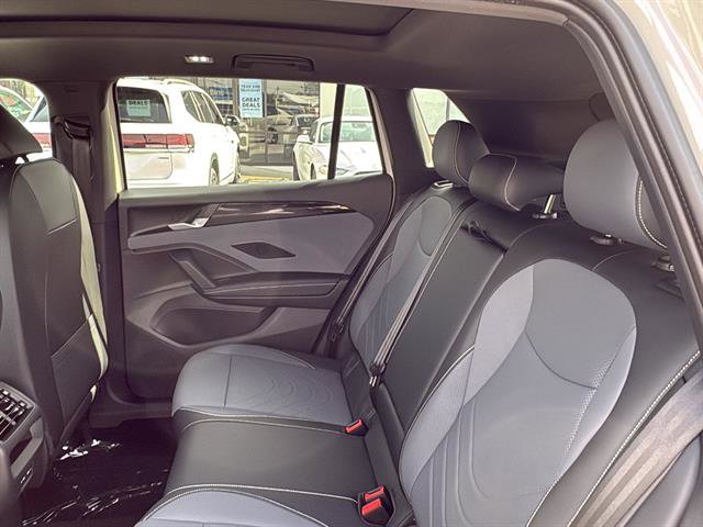 New 2026 Volkswagen Tiguan SE R-Line image 13