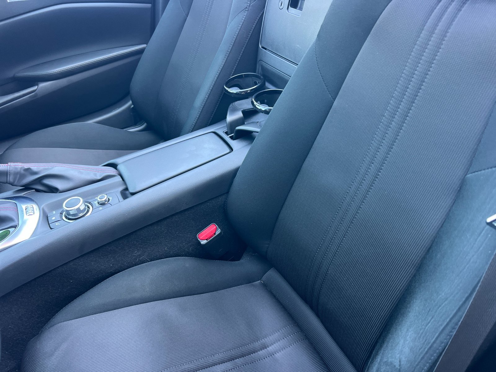Used 2019 MAZDA MX-5 Miata Sport RWD image 12
