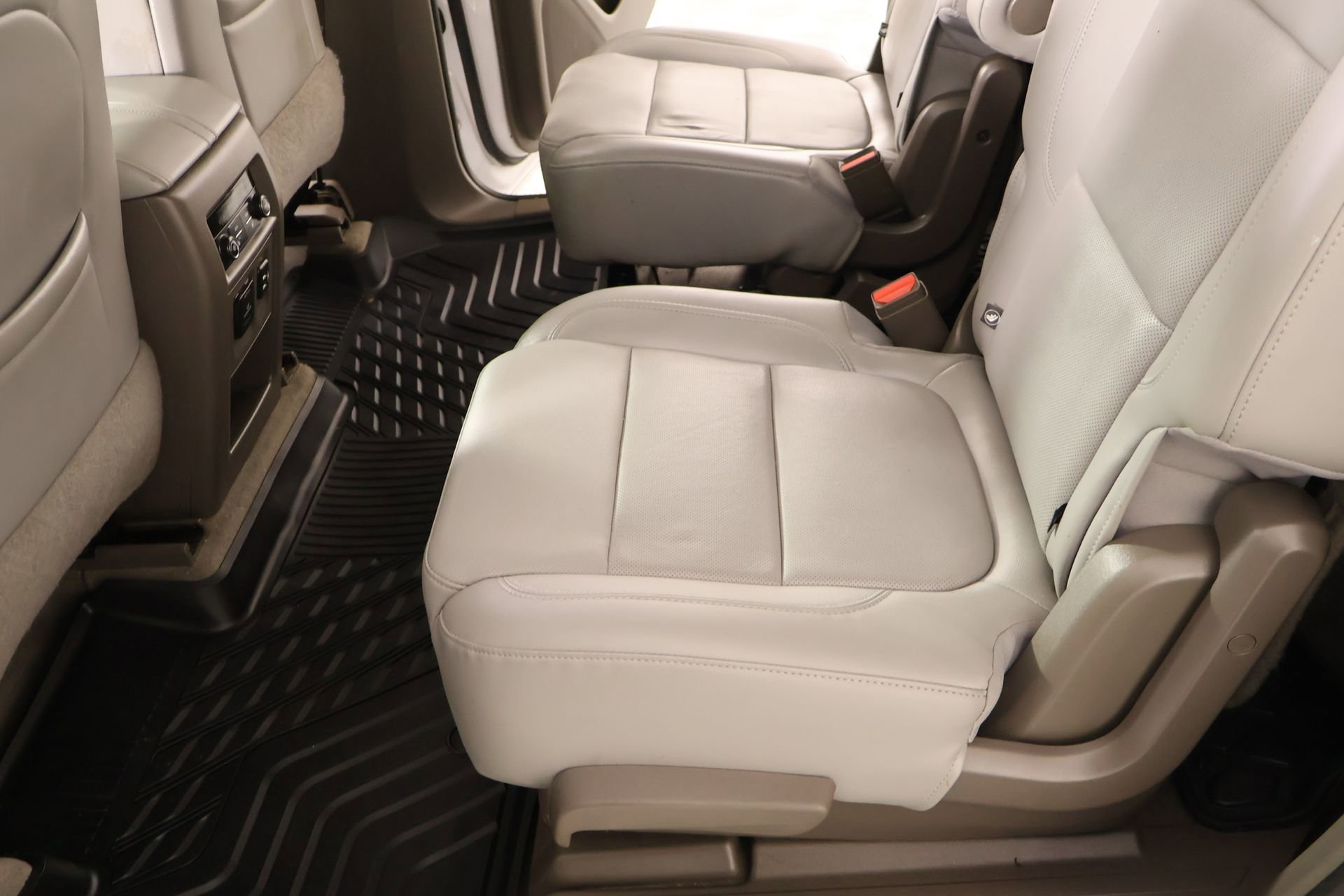 Used 2021 Chevrolet Traverse Premier w/ LPO, Floor Liner Package AWD/4WD image 14