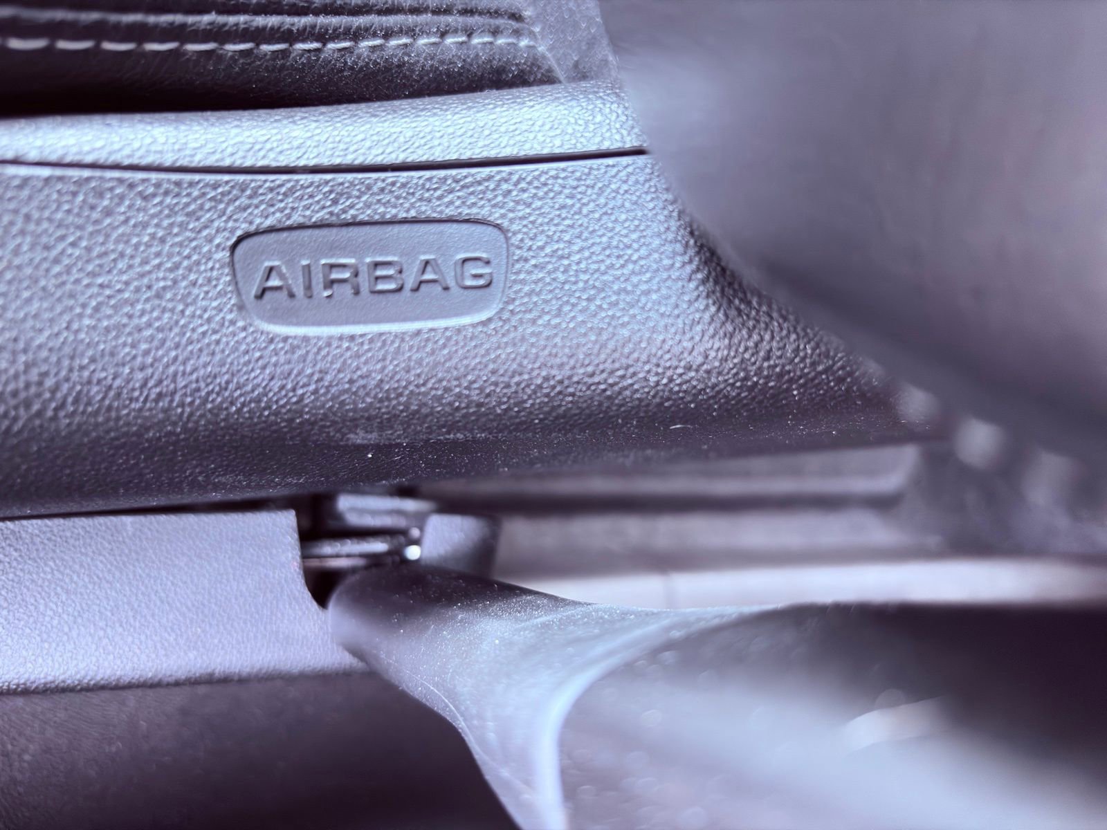 Used 2024 GMC Terrain SLT image 17