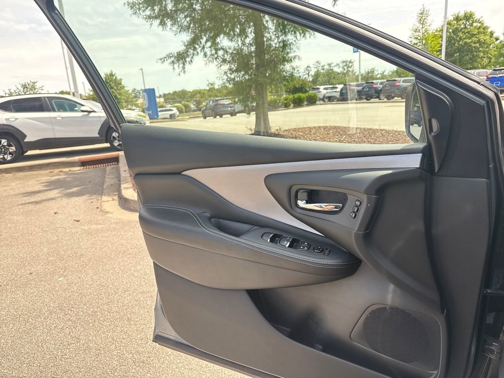 Used 2024 Nissan Murano SL AWD/4WD image 17