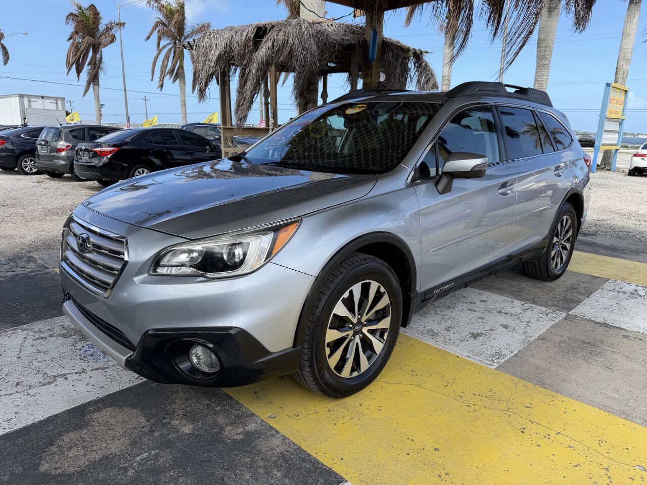 Used 2016 Subaru Outback 2.5i Limited AWD/4WD image 1