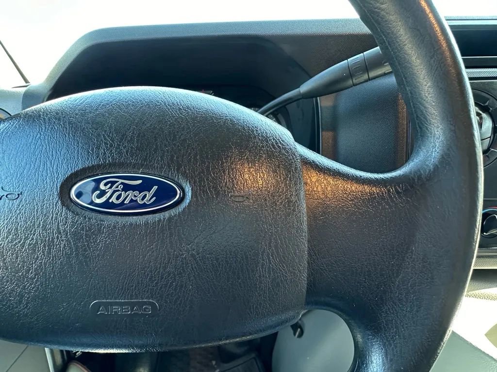 Used 2016 Ford E-350 and Econoline 350 Super Duty image 18