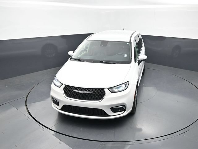 Used 2023 Chrysler Pacifica Touring-L AWD/4WD image 18