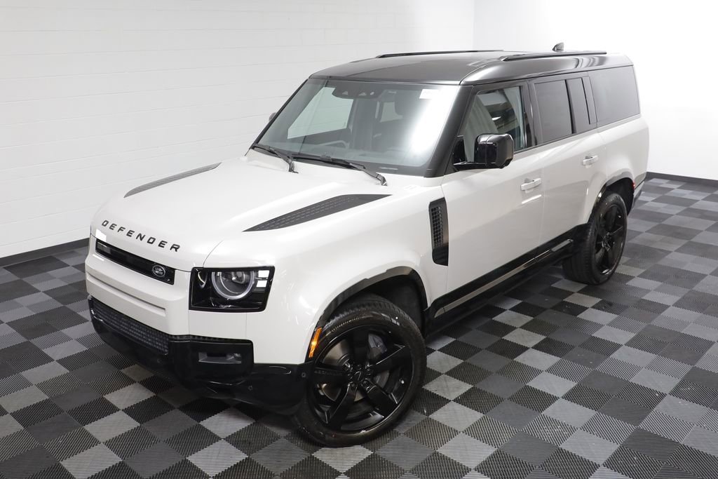 New 2026 Land Rover Defender 130 X-Dynamic SE image 2