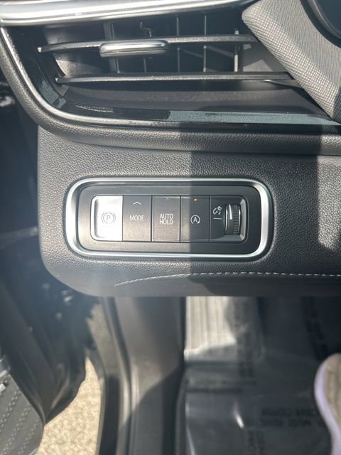 Used 2025 Buick Enclave Preferred FWD image 37