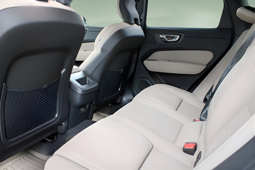 Certified 2026 Volvo XC60 B5 Plus w/ Protection Package Premier AWD/4WD image 12