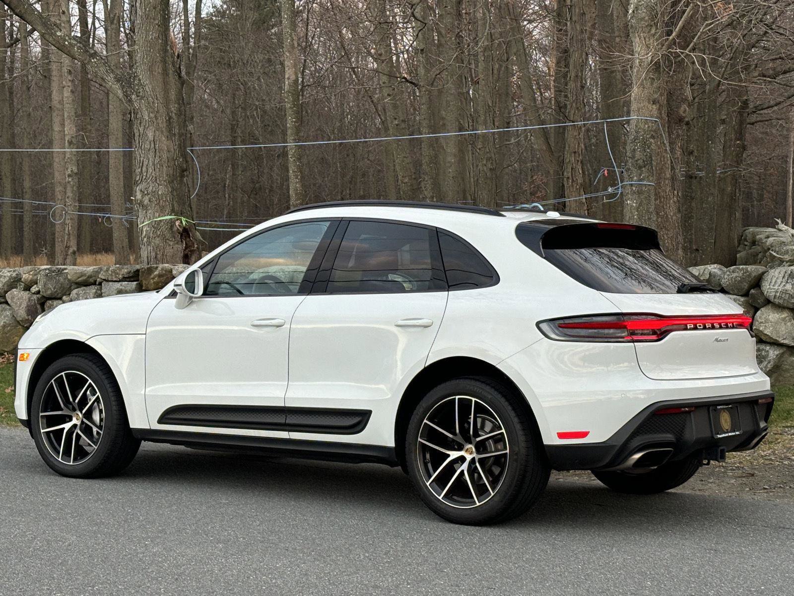 Used 2022 Porsche Macan Base w/ Premium Package Plus image 18