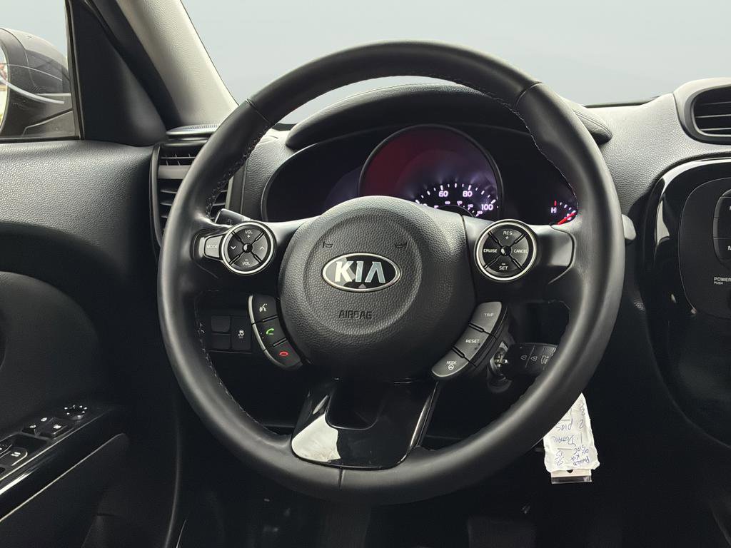 Used 2016 Kia Soul ! FWD image 18