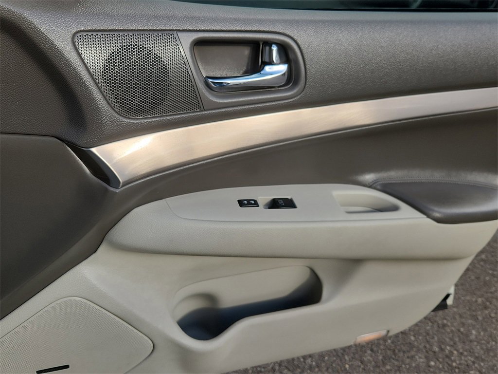 Used 2013 INFINITI G37 x w/ Premium Pkg image 14