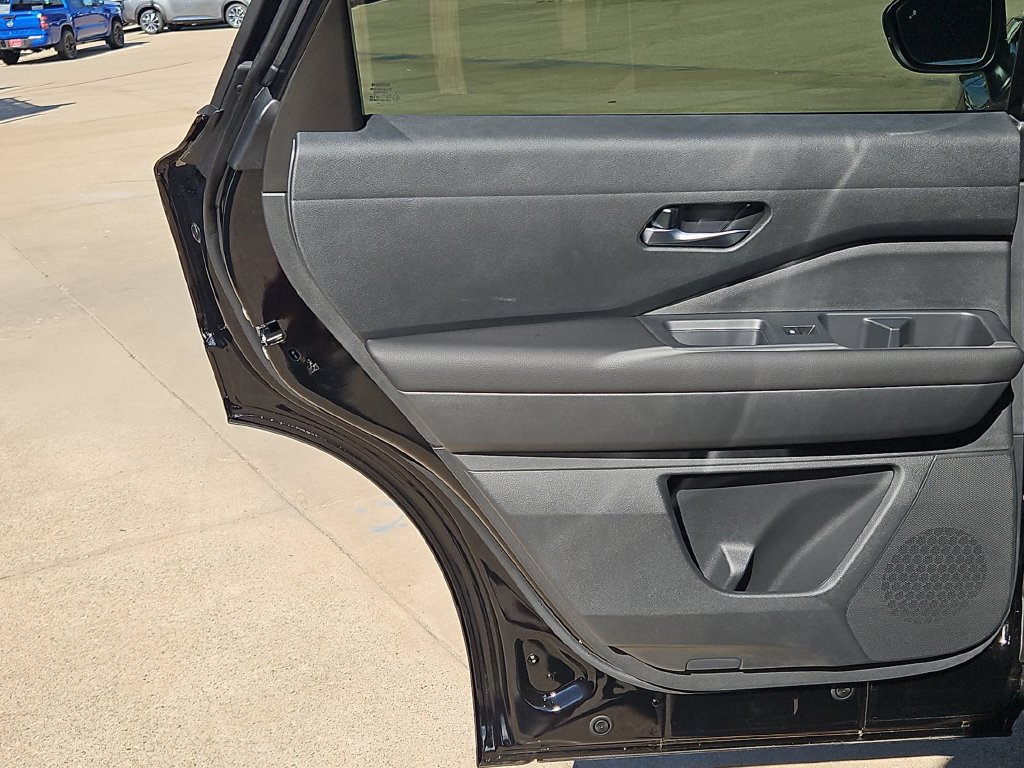 New 2026 Nissan Pathfinder SL FWD image 18