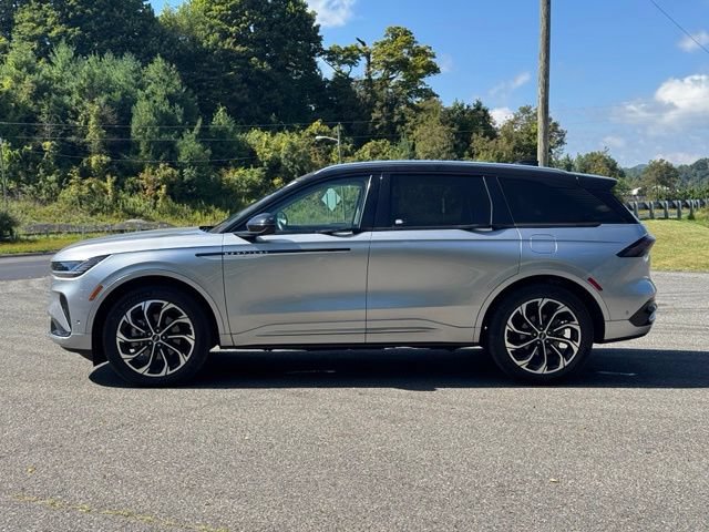 Used 2024 Lincoln Nautilus Reserve AWD/4WD image 4