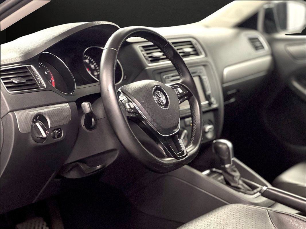 Used 2015 Volkswagen Jetta SE image 16