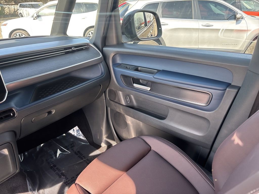 New 2025 Volkswagen ID. Buzz Pro S image 26