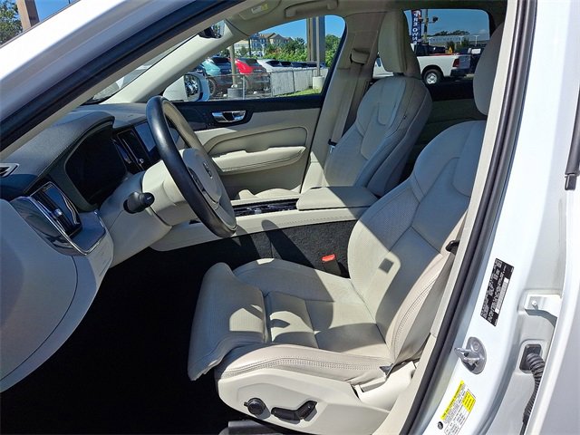 Used 2023 Volvo XC60 B6 Ultimate image 10