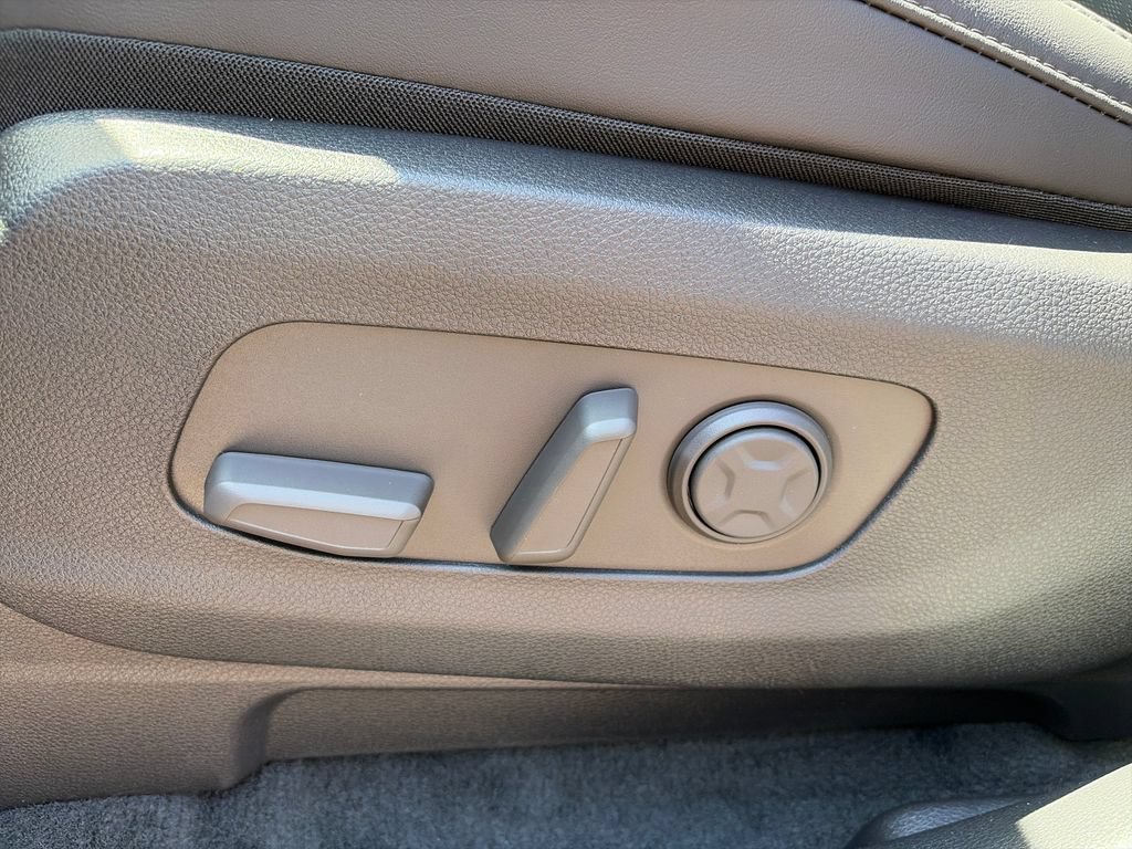 New 2027 Kia Carnival FWD image 15